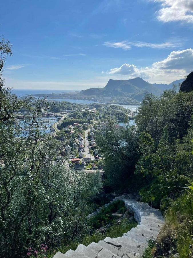 Romslig Leilighet Sentralt I Svolvaer Sentrum Exterior photo